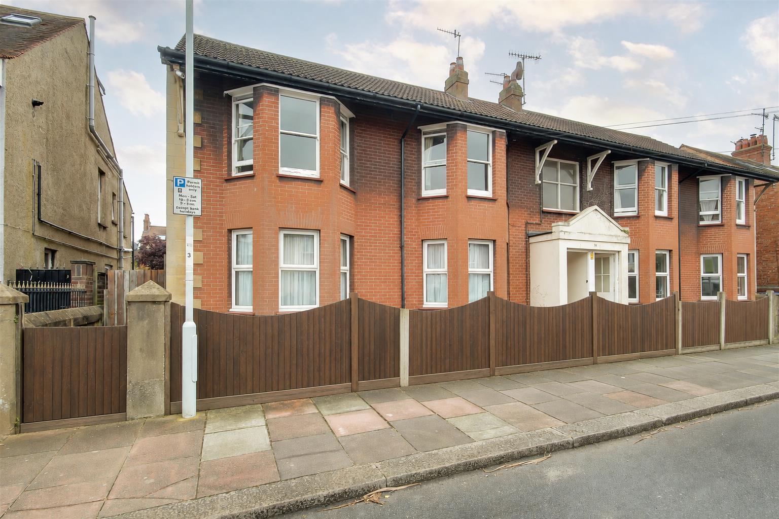 Flat - Garden | Westbourne Avenue, Gaisford, Worthing | For Sale